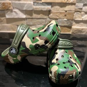 Crocs Camo/Camo Size 8C